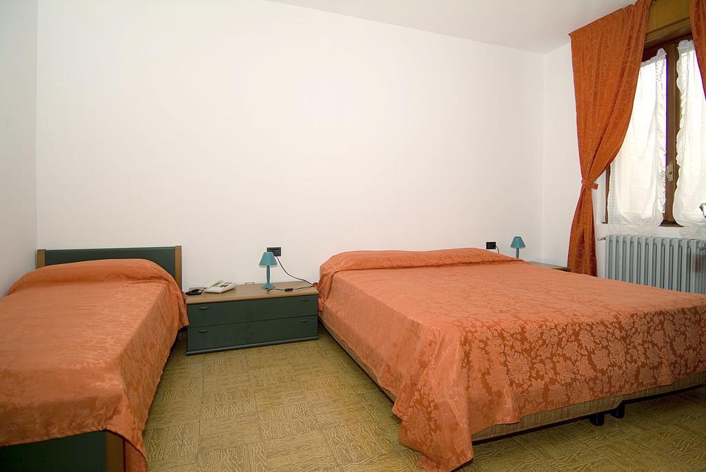 Camping Hotel Au Lac De Como Sorico Room photo